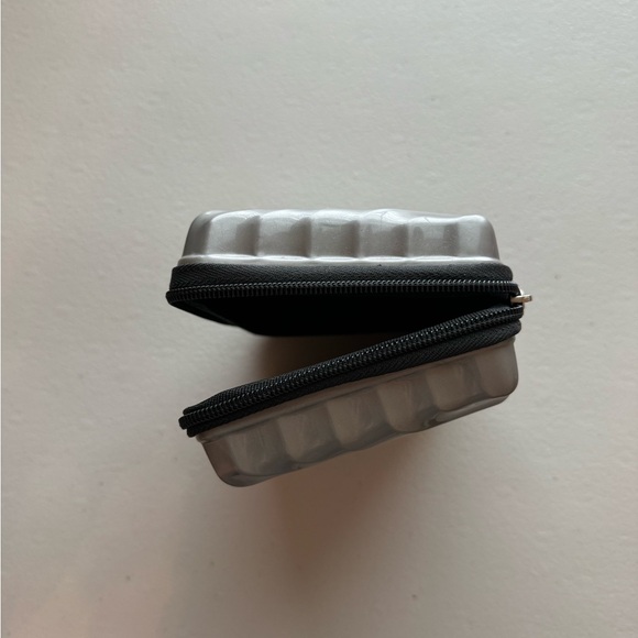 Tumi Hard Shell Case (Delta fisrt Class) - Picture 10 of 11